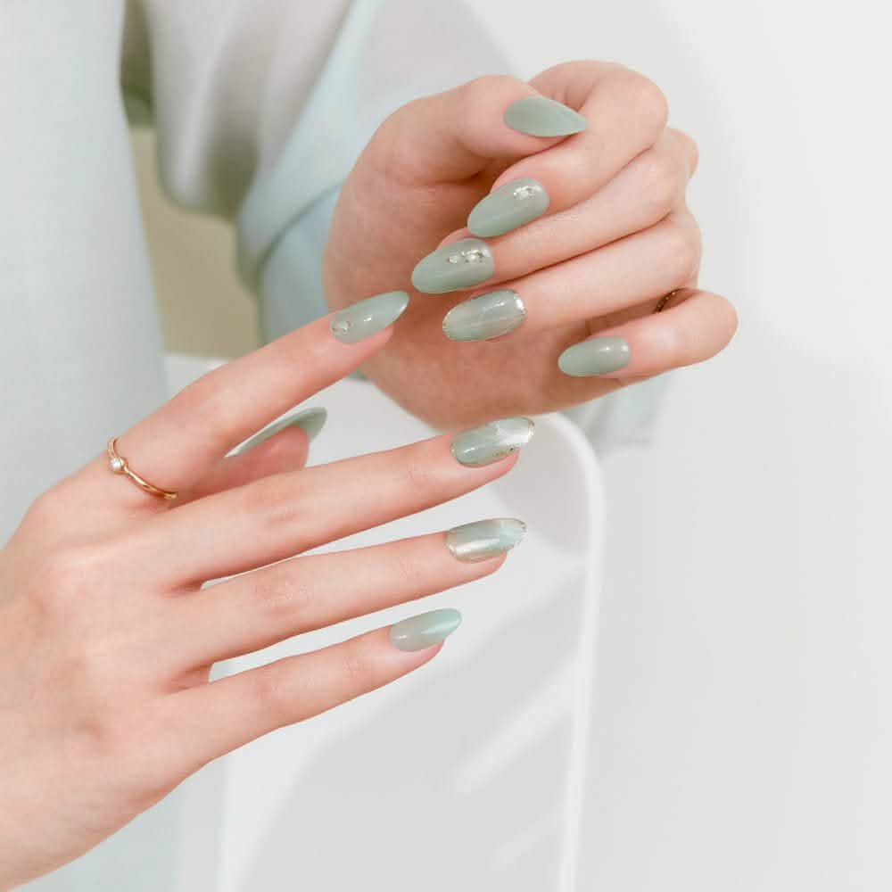Magic Gel Press Manicure: MDR3S125AL (Almond)